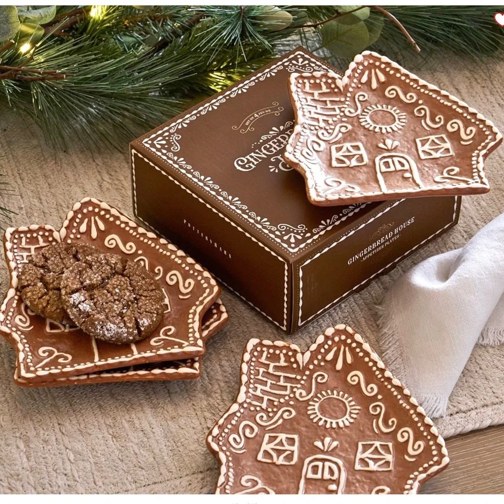Pottery Barn Gingerbread House Plates Set Of Four New In Box